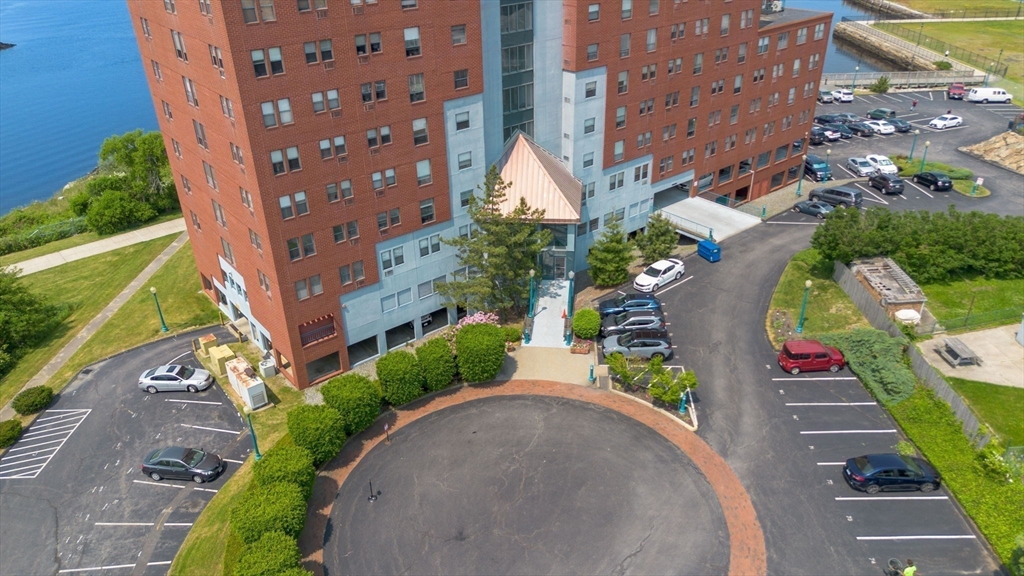 750 Davol St 324