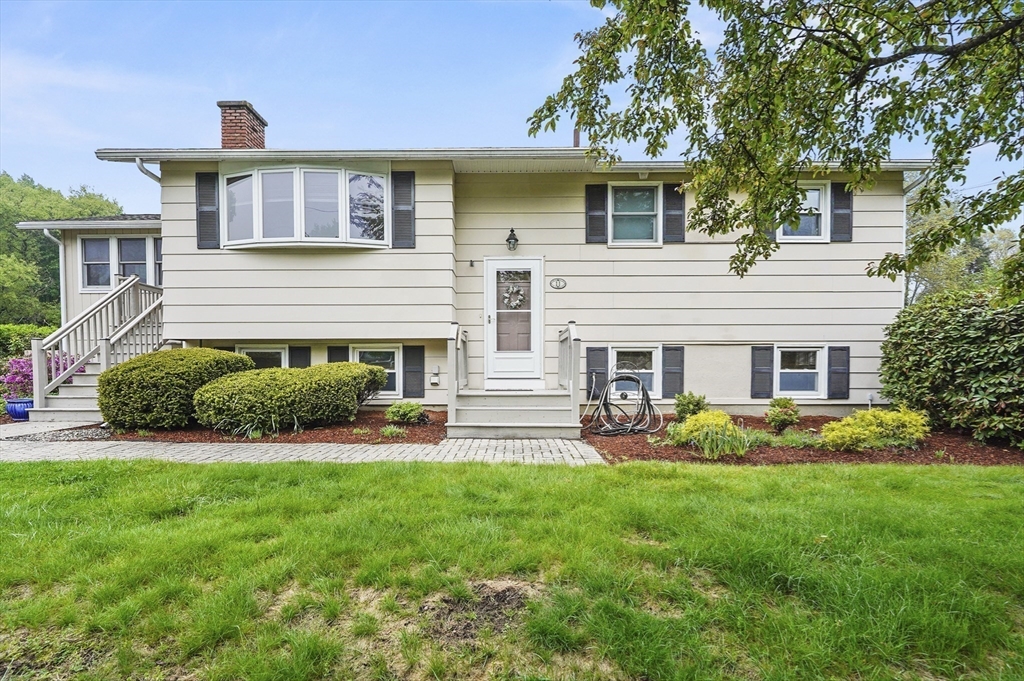 11 Huron Dr