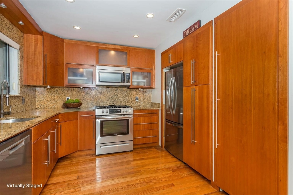148 Greenbrook Dr 69-6