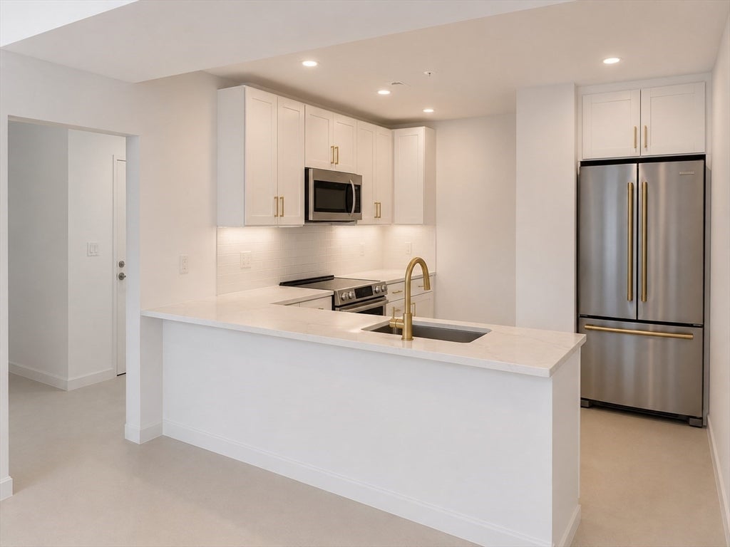 820 Hyde Park Ave. 202