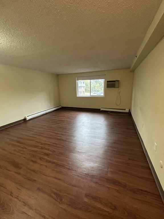 688 Boston Post Rd E 202