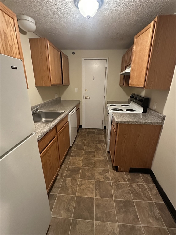 688 Boston Post Rd E 202