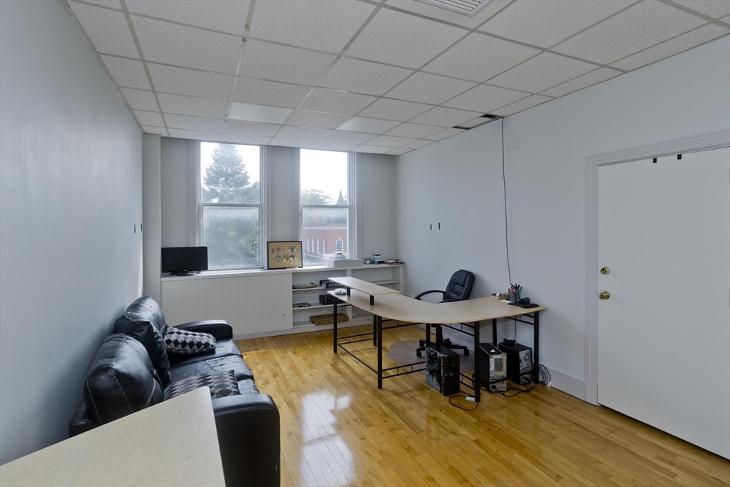 West Springfield, Massachusetts 01089, United States, ,Residential,Active,201787