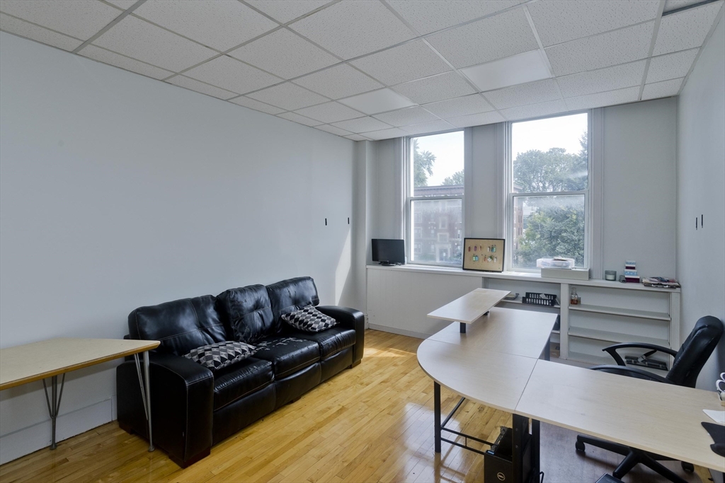 West Springfield, Massachusetts 01089, United States, ,Residential,Active,201787