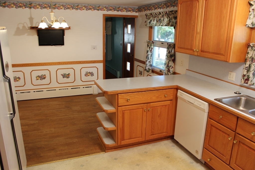 4 Thomas Hill Rd