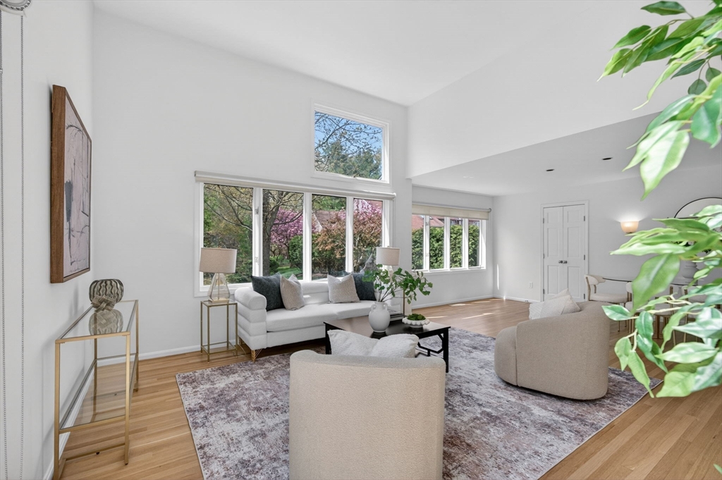 8 Heathwood Ln #8, Brookline, MA Photo #4