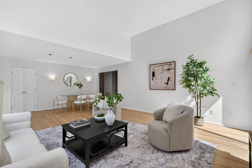 8 Heathwood Ln #8, Brookline, MA Photo #5