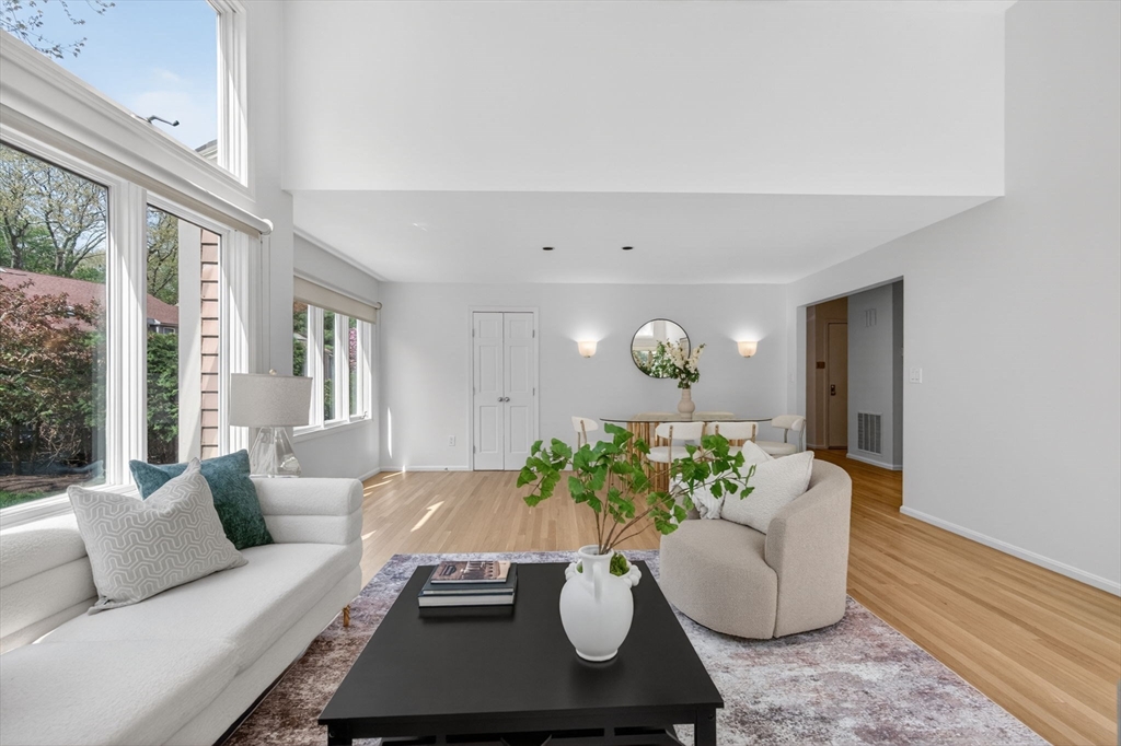 8 Heathwood Ln #8, Brookline, MA Photo #6