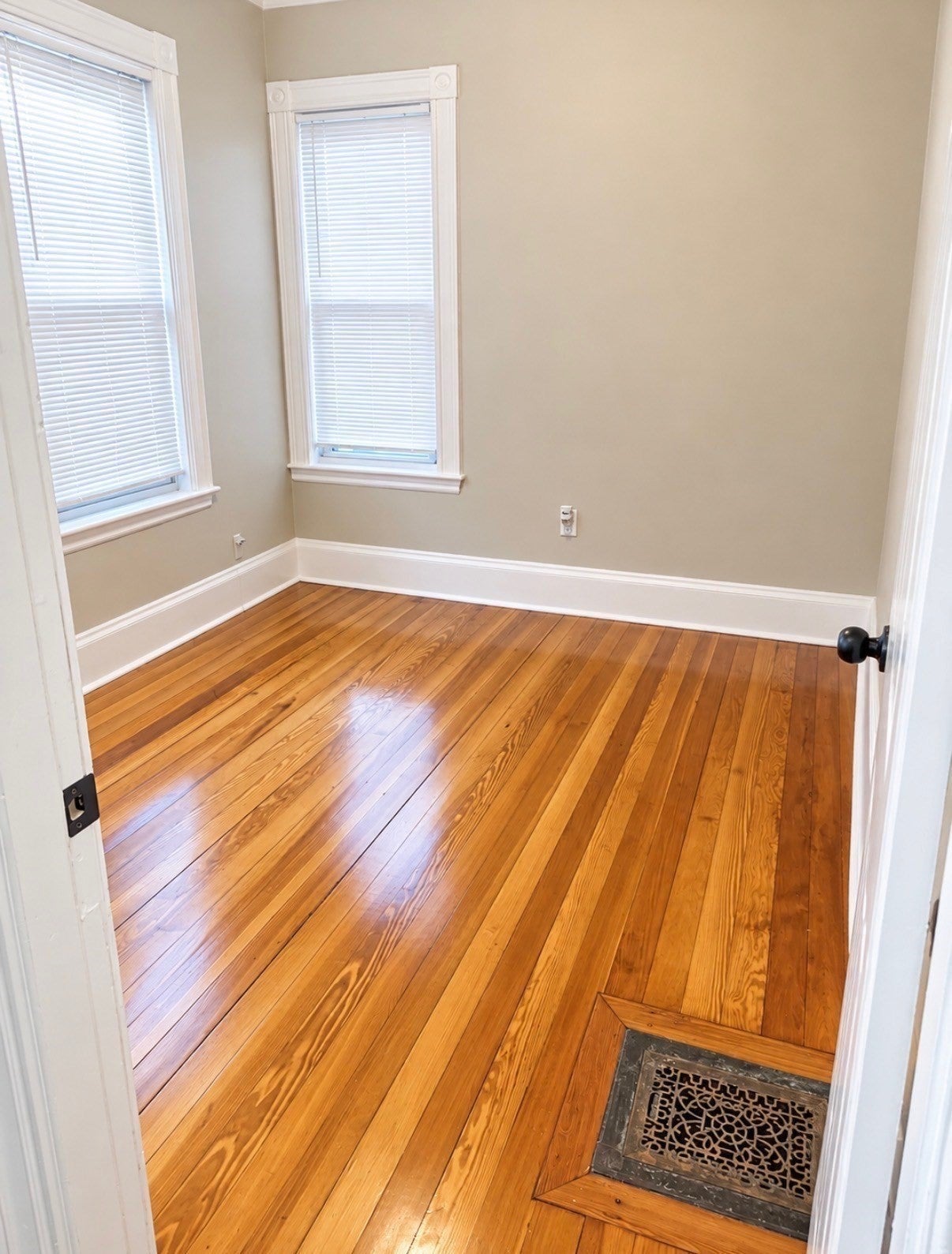 323 Geneva Ave 1