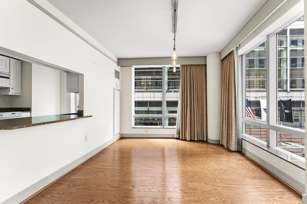 3 Avery St 404