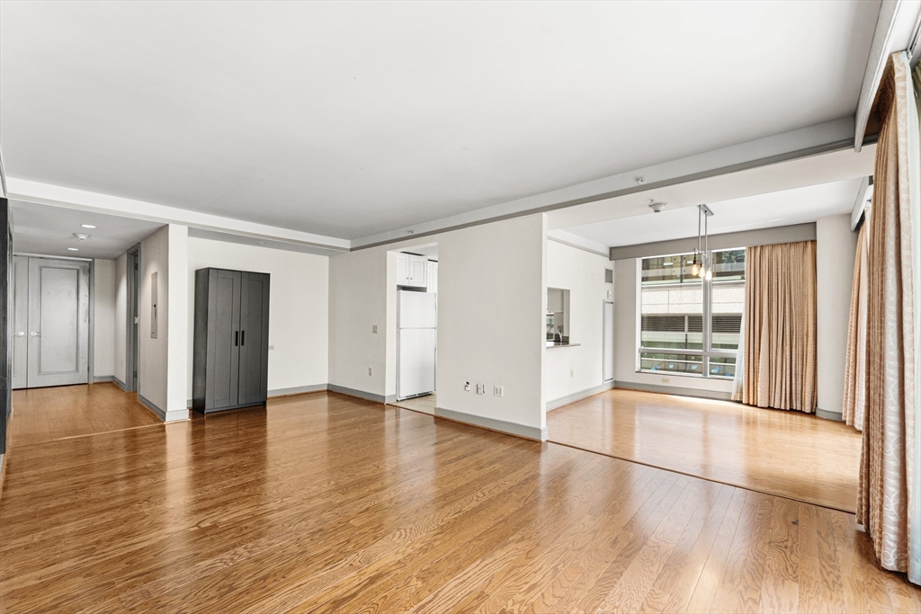 3 Avery St 404