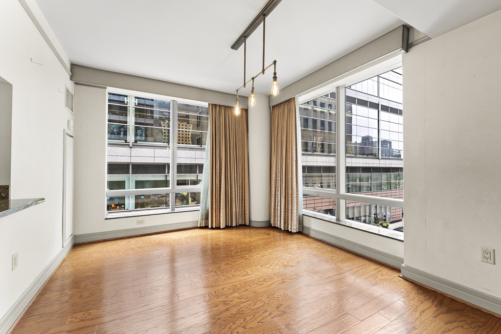 3 Avery St 404