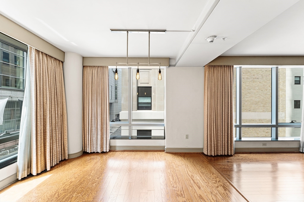 3 Avery St 404