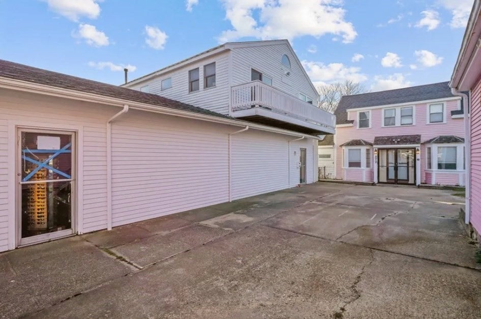 574 Main St