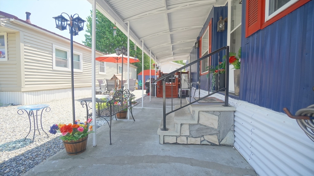 93 Grochmal Ave 126