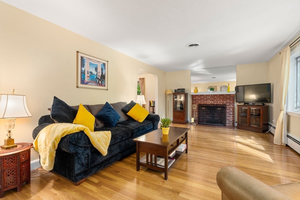 38 Hazelmere Rd