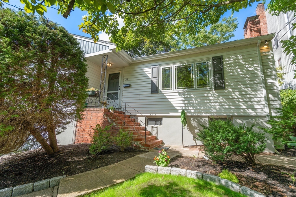 38 Hazelmere Rd