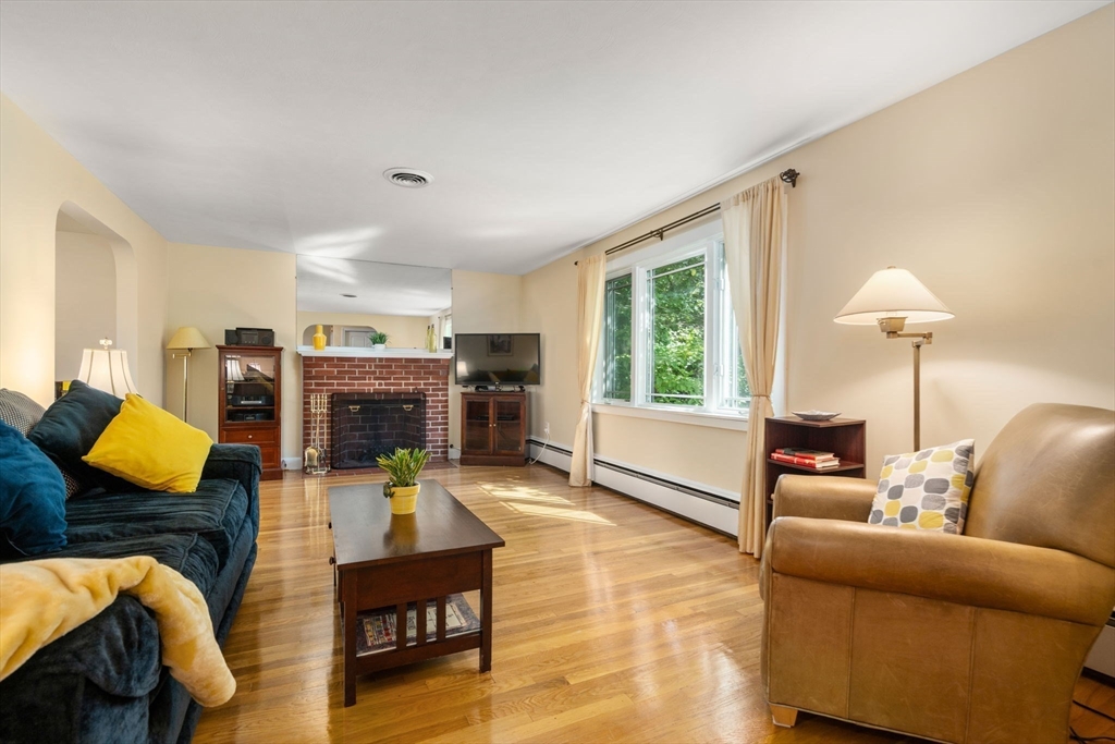 38 Hazelmere Rd