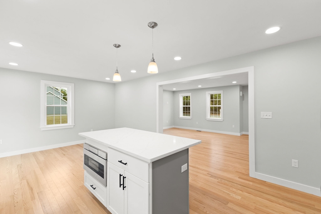 88 Howland Rd
