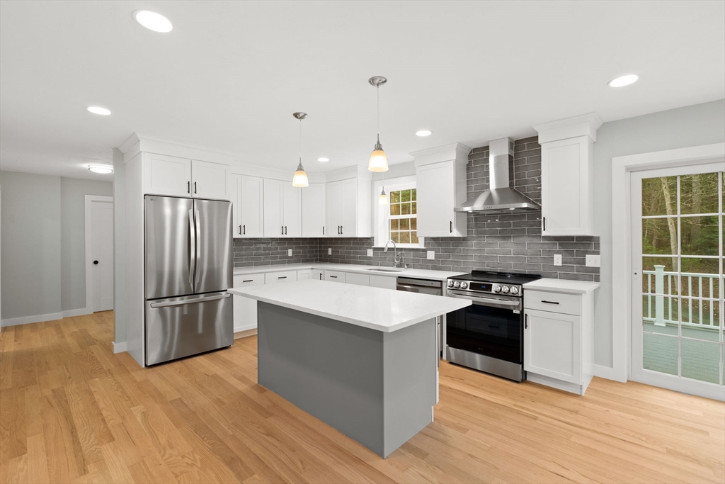 88 Howland Rd
