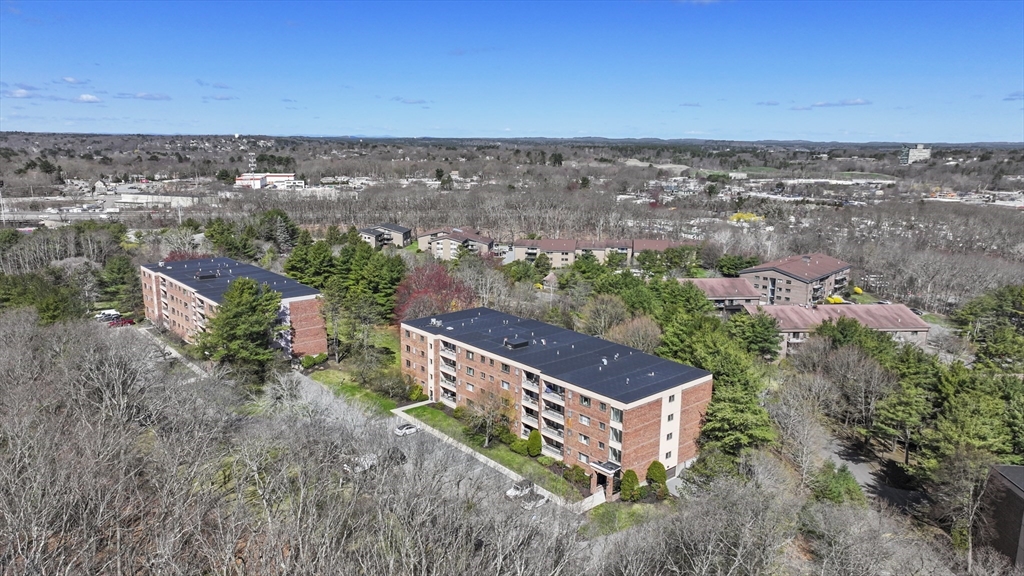 11 Ledgewood Way 1