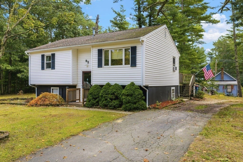 95 Mayflower Ln, Wareham, MA, 95 Mayflower Ln, Wareham, MA Photo #2
