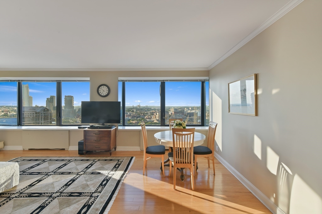 85 East India Row 25H