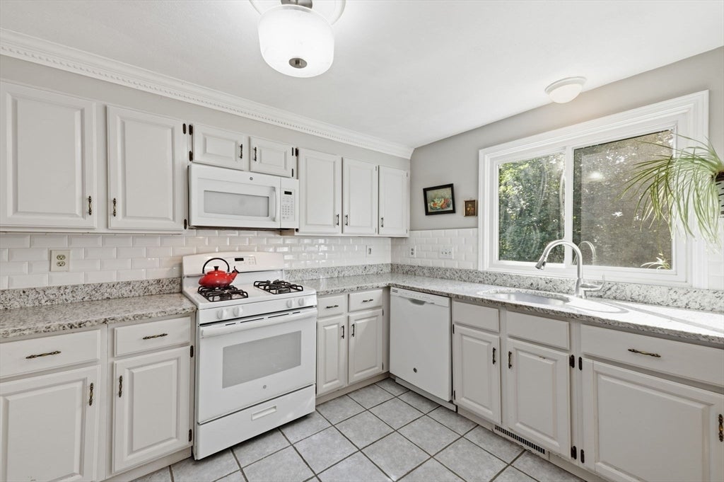 21 Jefferey Ln #21, Haverhill, MA, 21 Jefferey Ln #21, Haverhill, MA Photo #14