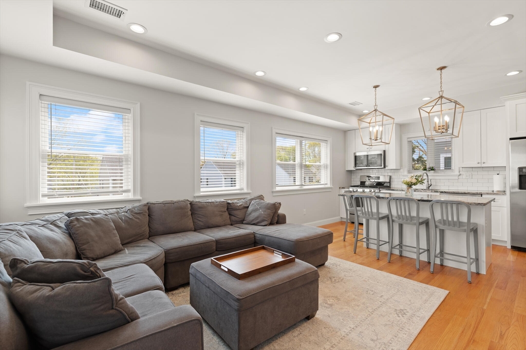 60 Starbird Ave 2