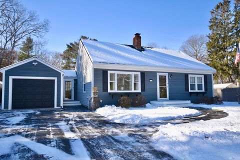 Photo of 25 Pond View Dr, Mashpee, MA 02649 (MLS # 73466875)