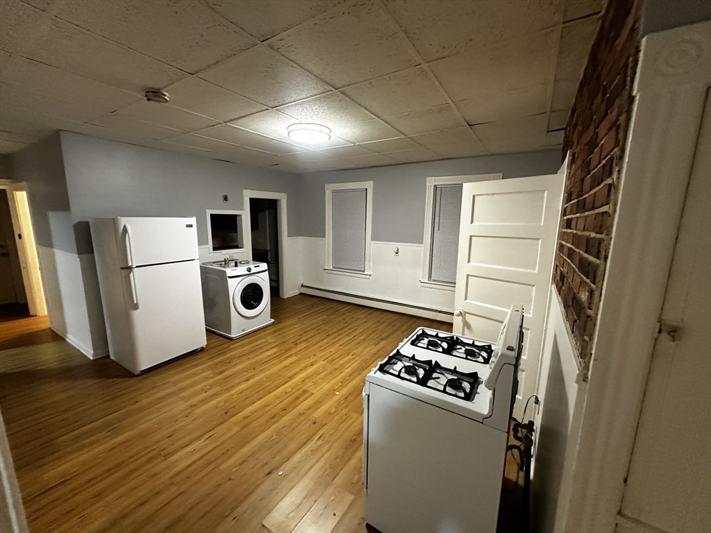 Click for 5 Sterling St #1, Worcester, MA slideshow Click for 5 Sterling St #1, Worcester, MA slideshow