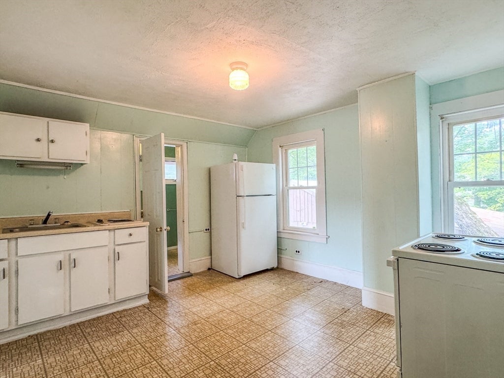 54 Fairview Street E ST, Greenfield, MA Photo #18