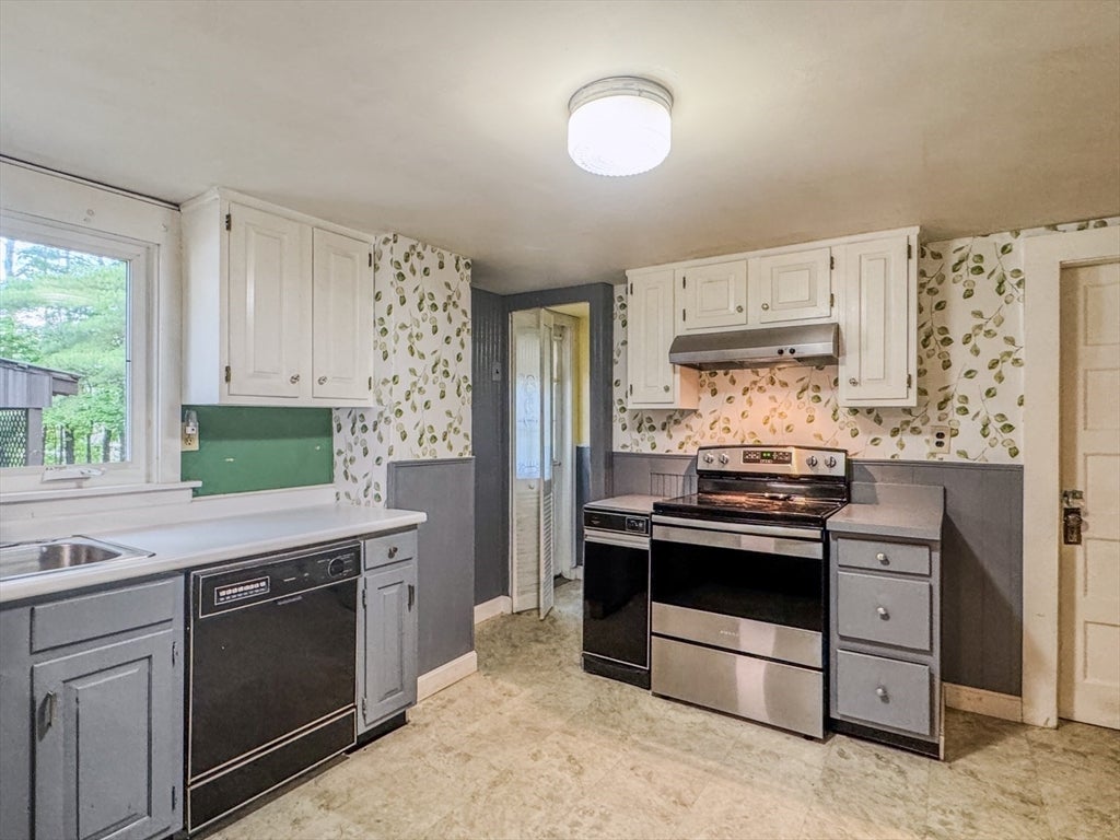 54 Fairview Street E ST, Greenfield, MA Photo #16