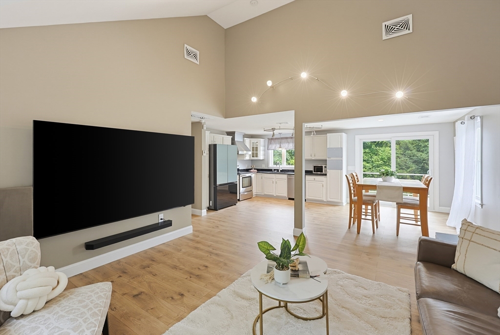 460 Richardson Ave, Attleboro, MA Photo #11