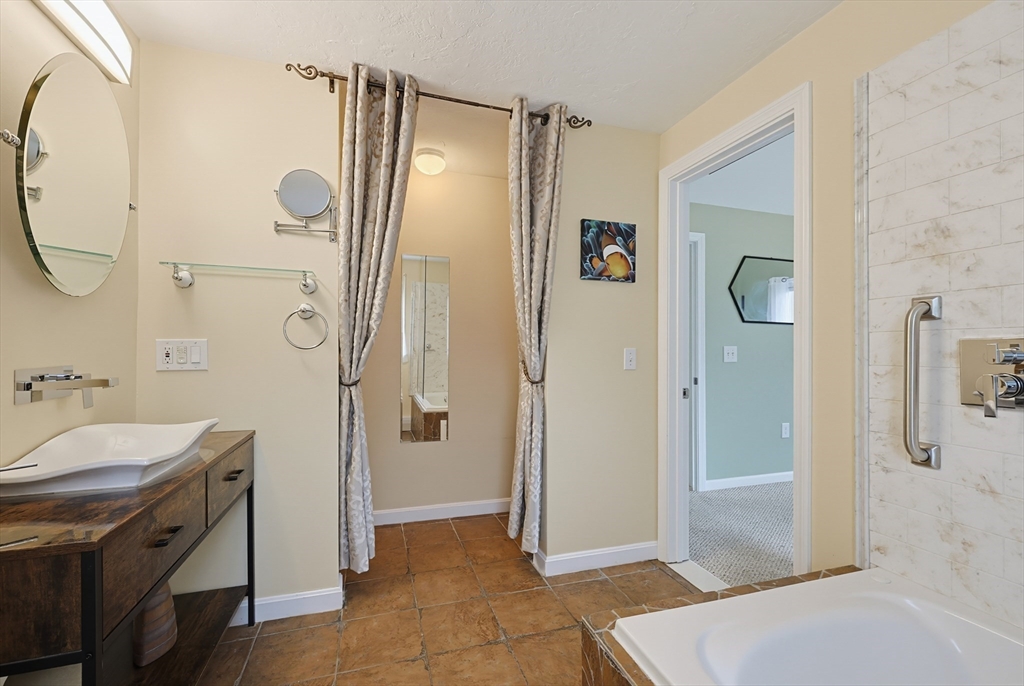 460 Richardson Ave, Attleboro, MA Photo #18