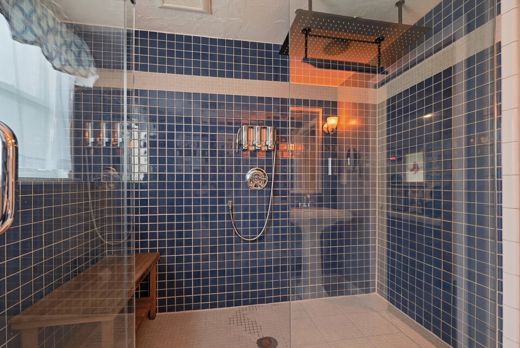 460 Richardson Ave, Attleboro, MA Photo #31