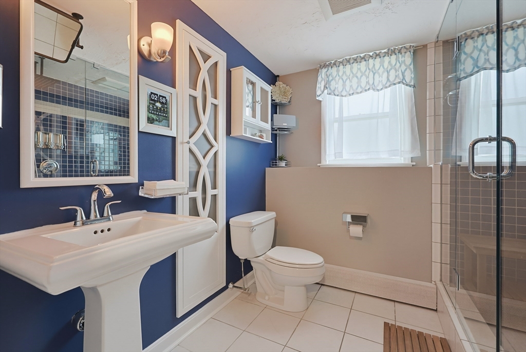 460 Richardson Ave, Attleboro, MA Photo #30