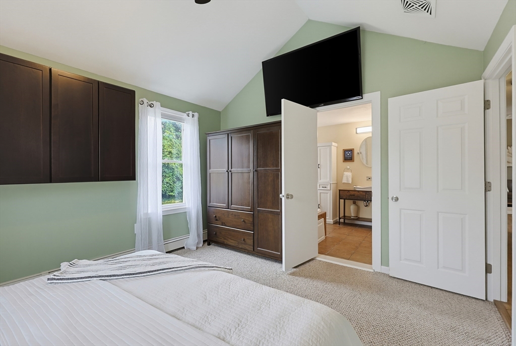 460 Richardson Ave, Attleboro, MA Photo #16