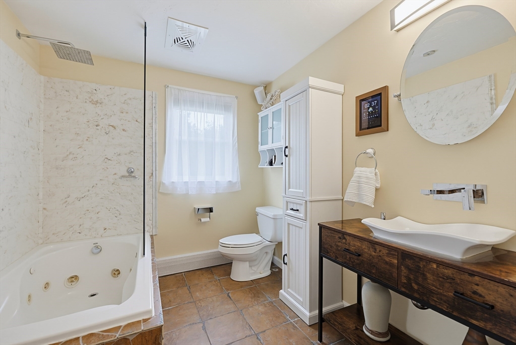 460 Richardson Ave, Attleboro, MA Photo #17
