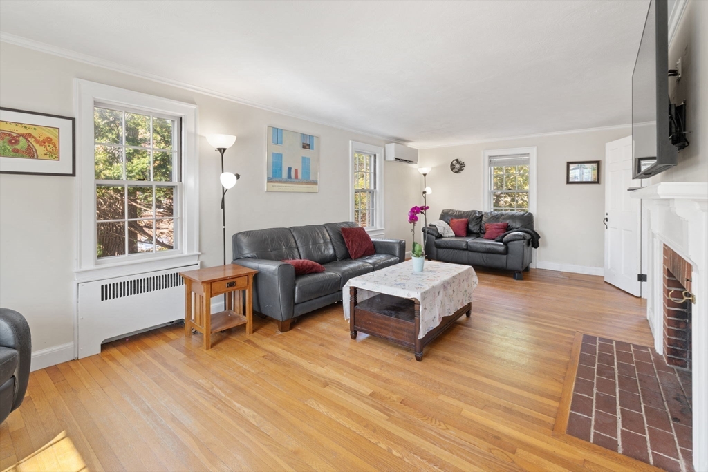 64 Gayland Rd