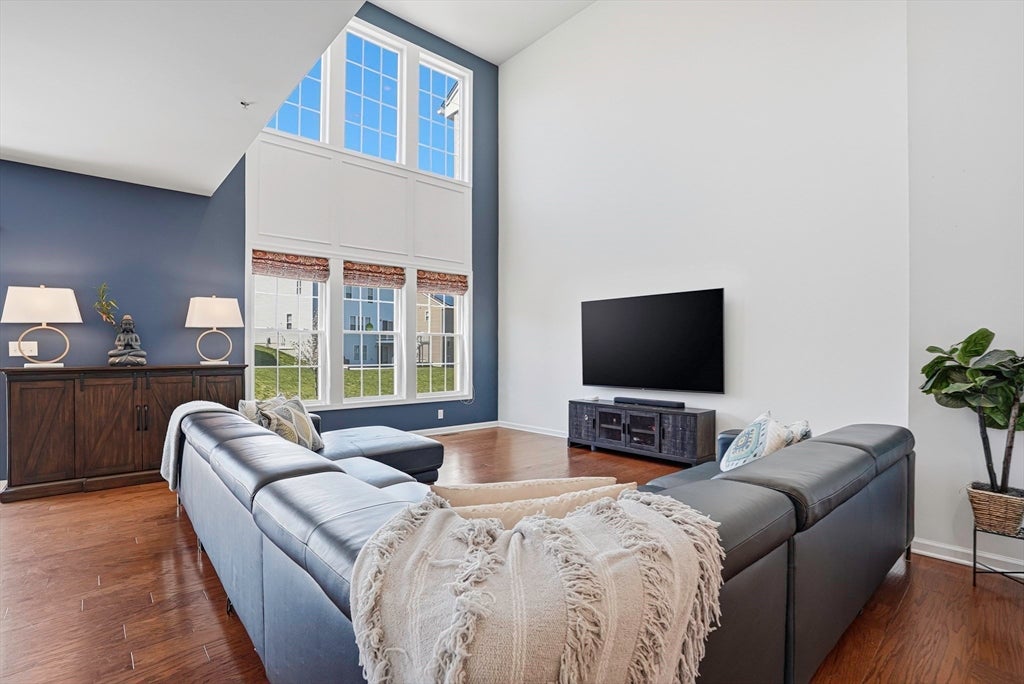 25 Spruce St 25