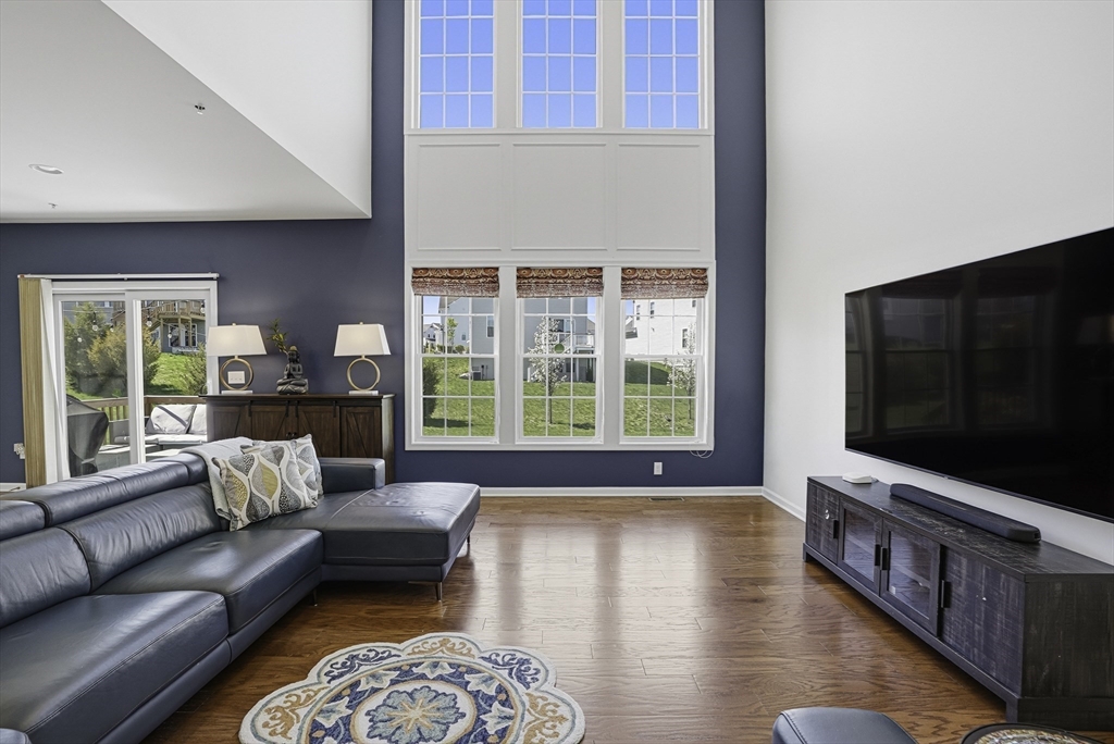 25 Spruce St 25