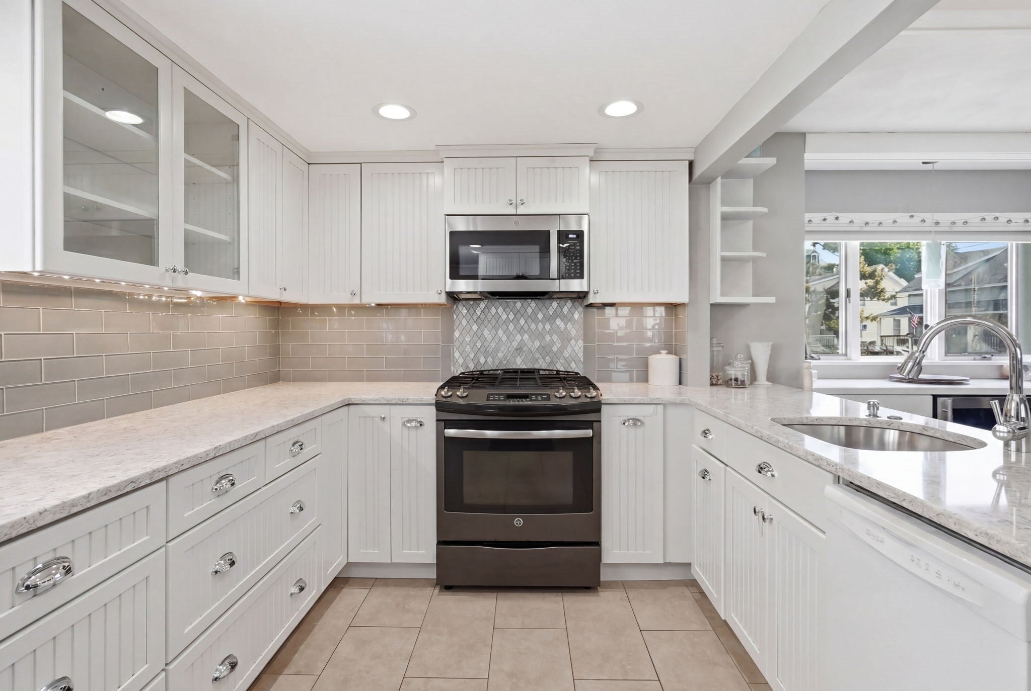 27 Billows St, Winthrop MA 02152