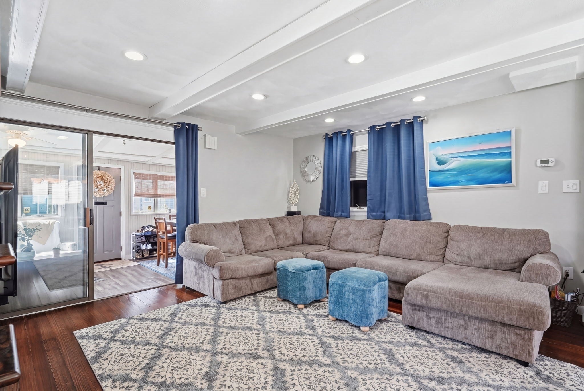 27 Billows St