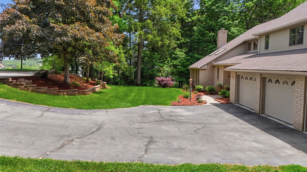 27 Lady Slipper Cir