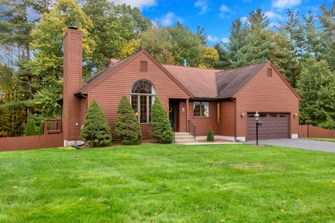 111 Cottonwood Ln Agawam MA 01001