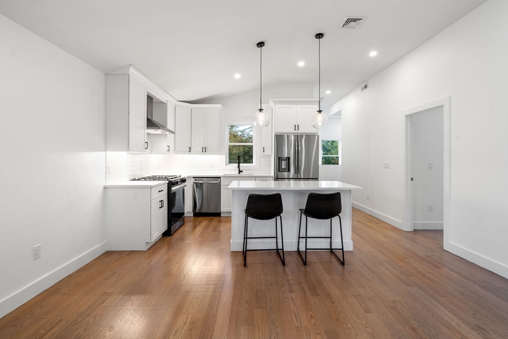 43-45 Wellington St 3