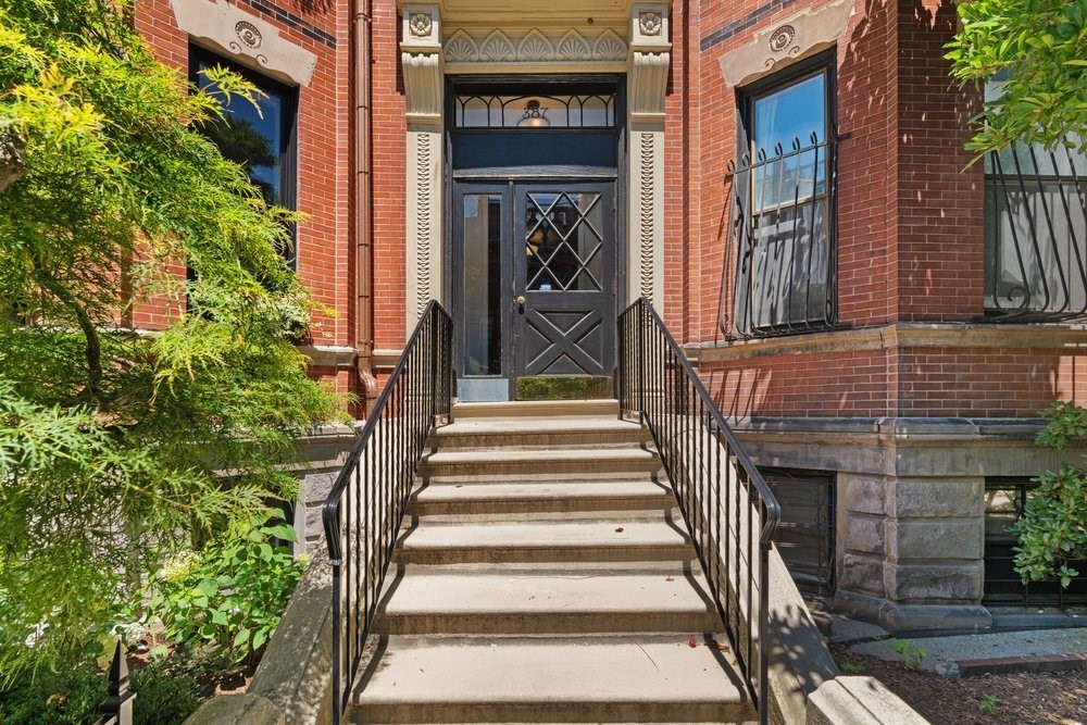 387 Marlborough St 1