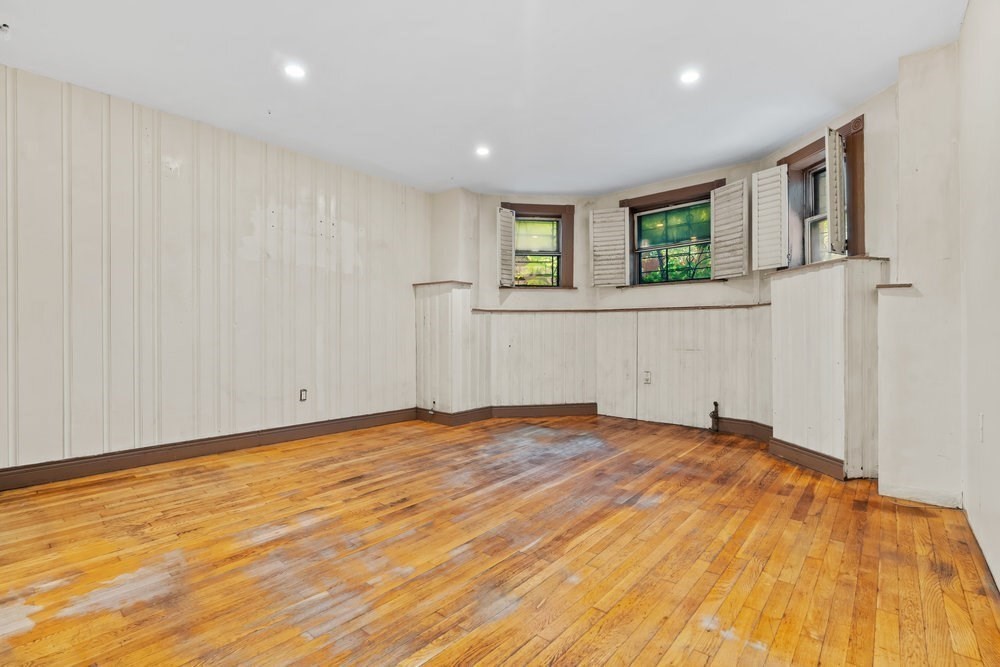 387 Marlborough St 1