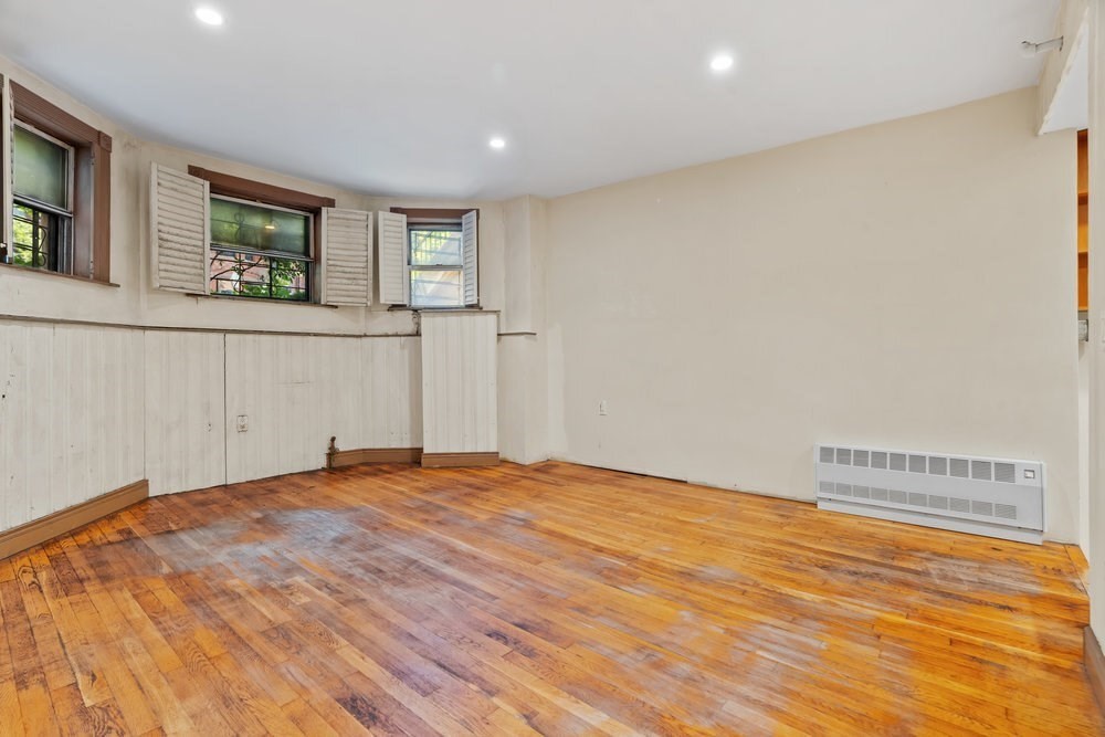 387 Marlborough St 1
